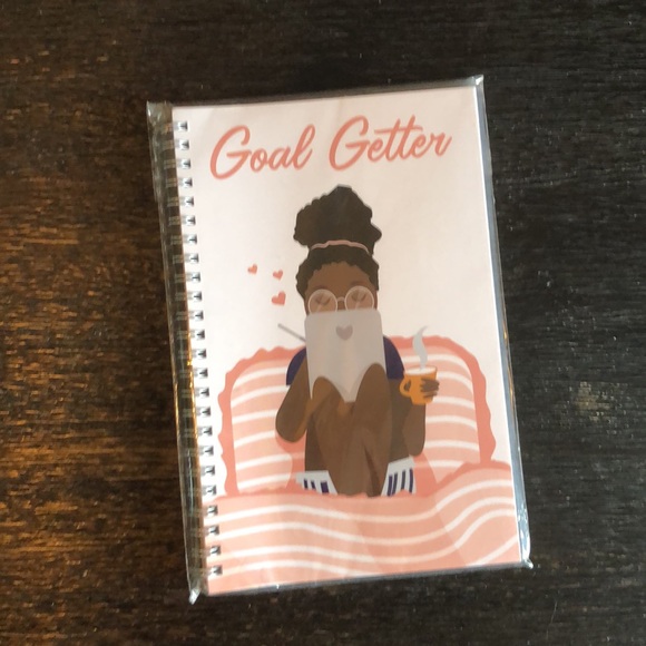 1 spiral note book, 2 folders, 2 small note pads - Picture 5 of 6